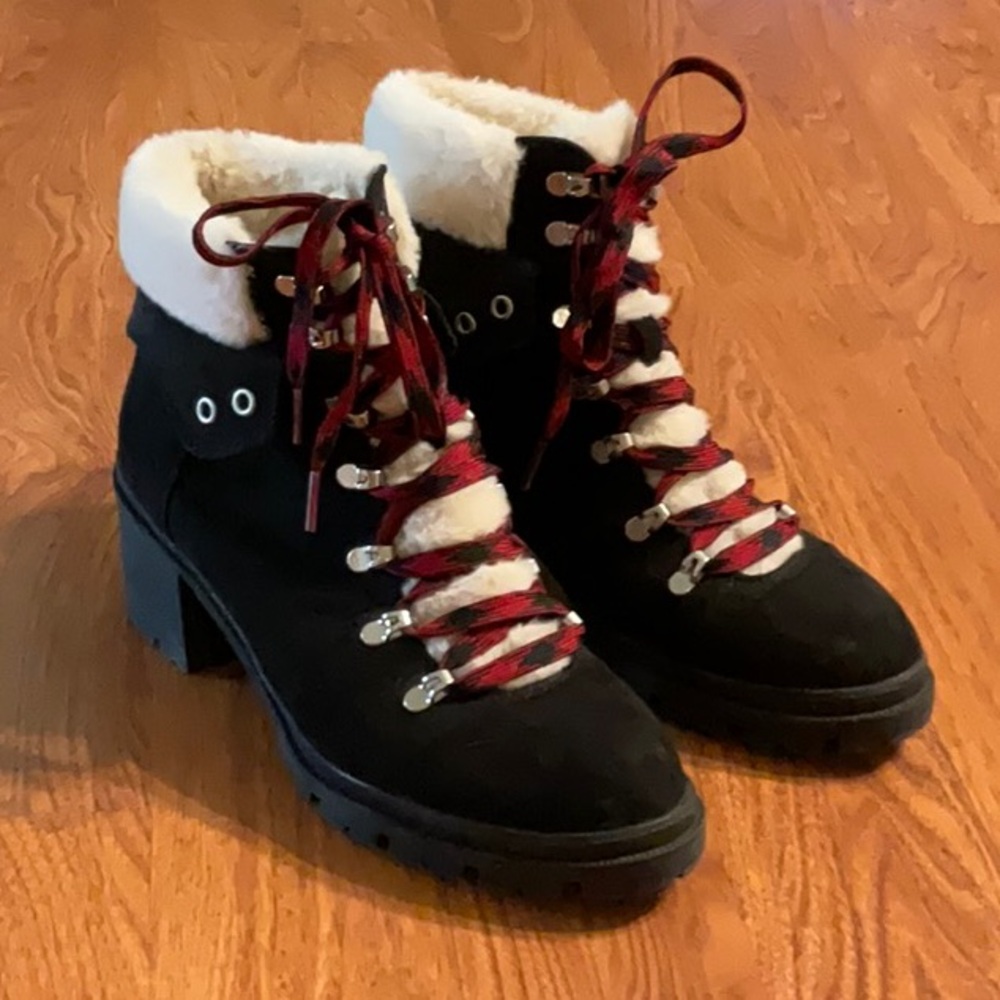 JCPenney Black and Red Winter Boots with Chunky Sole